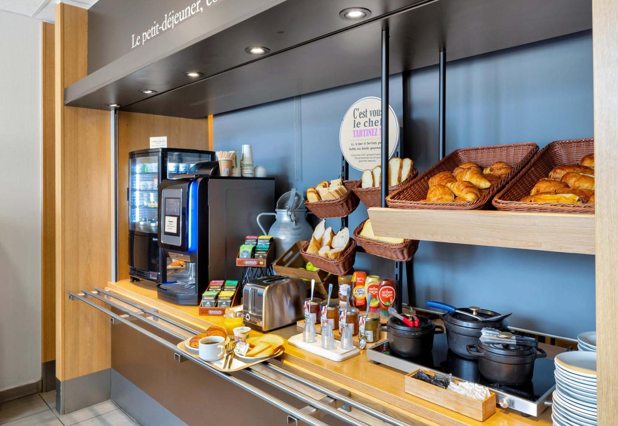 B&B Hotel Dunkerque Centre Gare Dunkirk Bagian luar foto