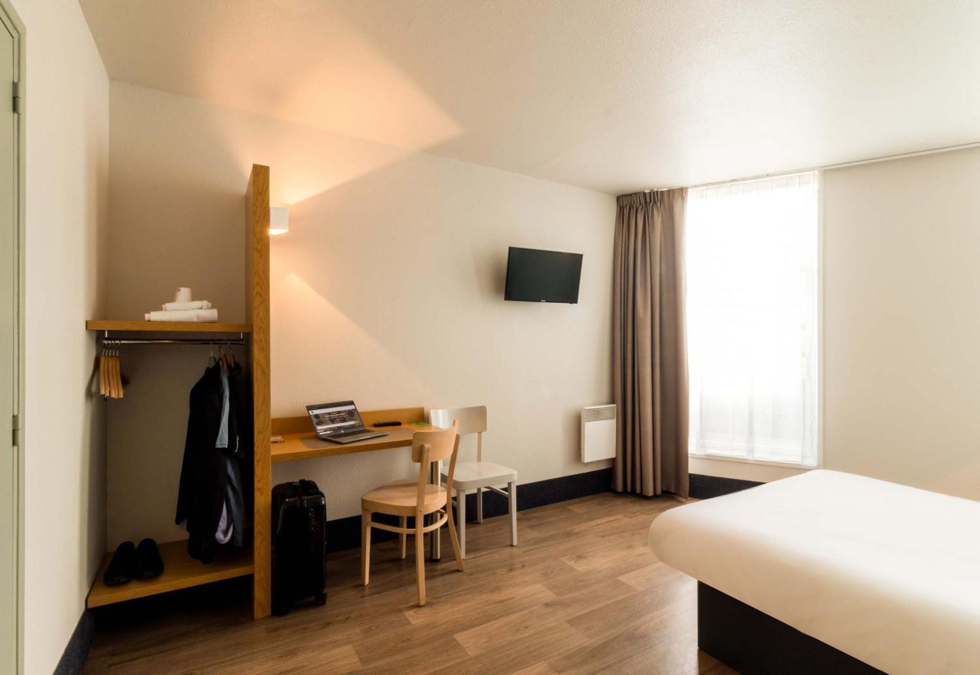 B&B Hotel Dunkerque Centre Gare Dunkirk Bagian luar foto